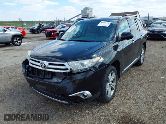 2013 Toyota Highlander Limited z VIN 5TDDK3EH1DS258901, wystawiony jako IAAI lot #42026696 z przebiegiem 110 465 mil mil oraz . Historia ofert i sprzedaży dostępna na DreamBid. Obrazek 17.