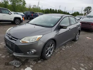 2013 Ford Focus SE with VIN 1FADP3F25DL128574, listed as a Copart auction lot 52548144 with 123,764 mi miles and Salvage Title. Bid and sale history available at carsss.com. Image 1.