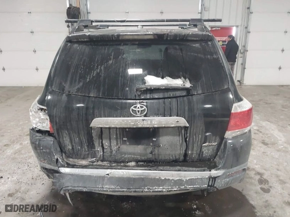 2011 Toyota Highlander with VIN 5TDBK3EH6BS062005, listed as a IAAI auction lot 41555010 with 189,683 mi miles. Bid and sale history available at carsss.com. Image 16.