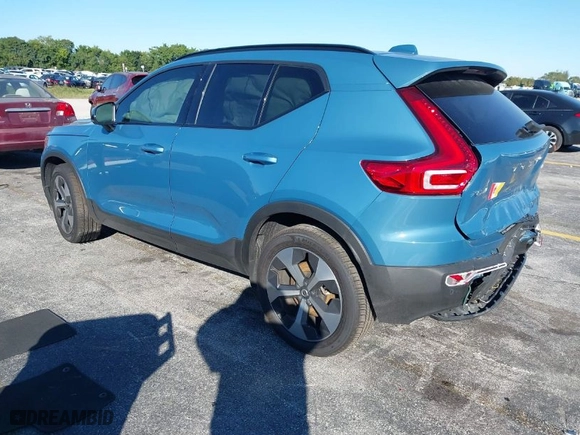 2024 Volvo XC40 Core Bright Theme with VIN YV4L12UK2R2203018, listed as a IAAI auction lot 41288025 with 10,378 mi miles. Bid and sale history available at carsss.com. Image 3.