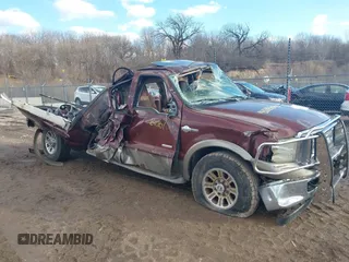 2005 Ford F-250 XL z VIN 1FTSW21P35EC94860, wystawiony jako IAAI lot #41299995 z przebiegiem 241 990 mil mil oraz . Historia ofert i sprzedaży dostępna na DreamBid. Obrazek 6.