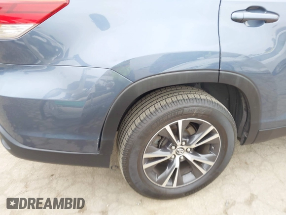 2019 Toyota Highlander LE z VIN 5TDZARFH2KS051554, wystawiony jako IAAI lot #42185481 z przebiegiem 206 754 mil mil oraz . Historia ofert i sprzedaży dostępna na DreamBid. Obrazek 19.