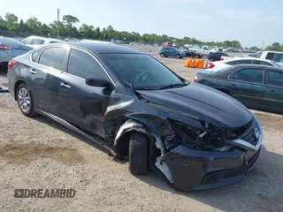 2017 Nissan Altima SV z VIN 1N4AL3AP2HC287270, wystawiony jako IAAI lot #42363368 z przebiegiem 137 555 mil mil oraz . Historia ofert i sprzedaży dostępna na DreamBid. Obrazek 1.