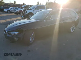 2015 BMW 3 Series 328i xDrive с VIN WBA3G7C58FK297859, выставлен на аукционе Copart как лот 82345664 с пробегом 118 052 миль миль и Списание • Salvage title. История ставок и продаж доступна на DreamBid. Изображение 1.
