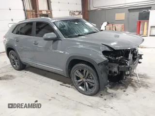 2021 Volkswagen Atlas SE with VIN 1V2PE2CA4MC237027, listed as a IAAI auction lot 41715979 with 38,306 mi miles and . Bid and sale history available at DreamBid. Image 1.
