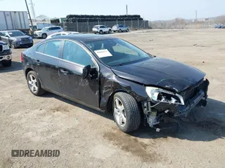 2013 Volvo S60 T5 Premier with VIN YV1612FSXD2195475, listed as a IAAI auction lot 41806322 with 96,075 mi miles. Bid and sale history available at carsss.com. Image 1.