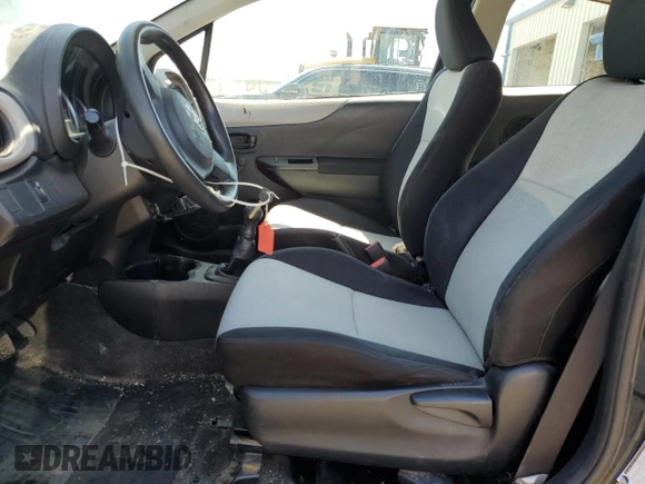 2012 Toyota Yaris L z VIN JTDJTUD39CD514806, wystawiony jako Copart lot #55955575 z przebiegiem 103 204 mil mil oraz Czysty tytuł • Clean title. Historia ofert i sprzedaży dostępna na DreamBid. Obrazek 7.