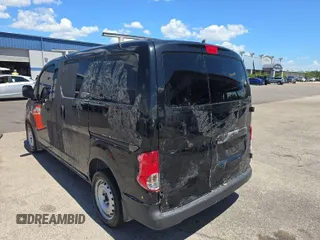 2015 Nissan NV200 SV z VIN 3N6CM0KN6FK711906, wystawiony jako IAAI lot #42514824 z przebiegiem 136 449 mil mil oraz . Historia ofert i sprzedaży dostępna na DreamBid. Obrazek 3.