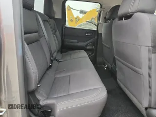 2022 Nissan Frontier Pro-4X z VIN 1N6ED1EKXNN681429, wystawiony jako Copart lot #60539875 z przebiegiem 35 320 mil mil oraz Szkoda całkowita • Salvage title. Historia ofert i sprzedaży dostępna na DreamBid. Obrazek 10.