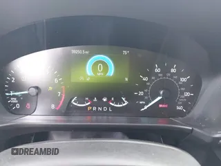 2020 Ford Escape SE z VIN 1FMCU0G64LUC77514, wystawiony jako IAAI lot #42198831 z przebiegiem 39 250 mil mil oraz . Historia ofert i sprzedaży dostępna na DreamBid. Obrazek 7.