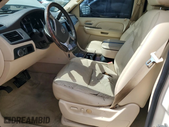 2008 Cadillac Escalade z VIN 1GYEC63868R184475, wystawiony jako Copart lot #60512555 z przebiegiem 202 720 mil mil oraz Szkoda całkowita • Salvage title. Historia ofert i sprzedaży dostępna na DreamBid. Obrazek 7.