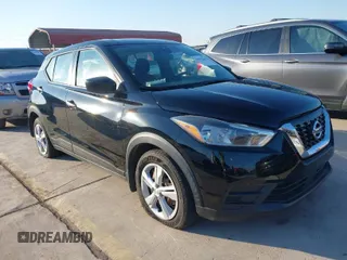2020 Nissan Kicks S with VIN 3N1CP5BV1LL556133, listed as a IAAI auction lot 40462262 with 39,750 mi miles. Bid and sale history available at carsss.com. Image 1.