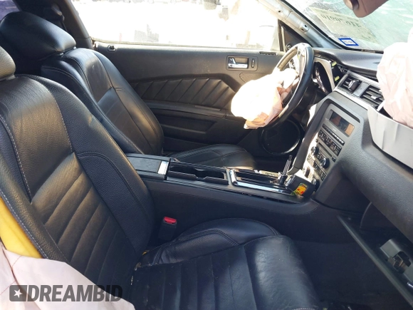 2011 Ford Mustang V6 with VIN 1ZVBP8AM2B5162879, listed as a IAAI auction lot 41670910 with 153,626 mi miles and . Bid and sale history available at carsss.com. Image 5.