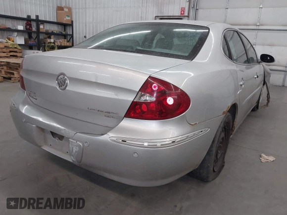 2005 Buick LaCrosse CXL with VIN 2G4WD562051205636, listed as a IAAI auction lot 42036501 with 208,985 mi miles. Bid and sale history available at carsss.com. Image 4.
