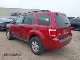 2008 Ford Escape XLT with VIN 1FMCU93118KB59096, listed as a IAAI auction lot 41752159 with 199,185 mi miles. Bid and sale history available at carsss.com. Image 3.