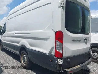 2020 Ford Transit Cargo с VIN 1FTBR3X87LKB49722, выставлен на аукционе IAAI как лот 42225147 с пробегом 150 709 миль миль и . История ставок и продаж доступна на DreamBid. Изображение 3.