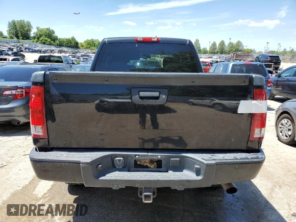 2007 GMC Sierra Denali z VIN 2GTEK638271695441, wystawiony jako Copart lot #57861314 z przebiegiem 233 123 mil mil oraz Szkody całkowita. Historia ofert i sprzedaży dostępna na DreamBid. Obrazek 6.