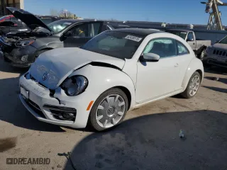 2018 Volkswagen Beetle SE with VIN 3VWJD7AT9JM728177, listed as a Copart auction lot 42438515 with 0 mi miles and Salvage Title. Bid and sale history available at carsss.com. Image 1.