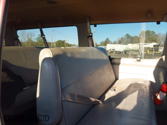 2001 Ford Econoline Passenger XL with VIN 1FBSS31L21HA47793, listed as a IAAI auction lot 41539261 with 131,246 mi miles and . Bid and sale history available at DreamBid. Image 8.