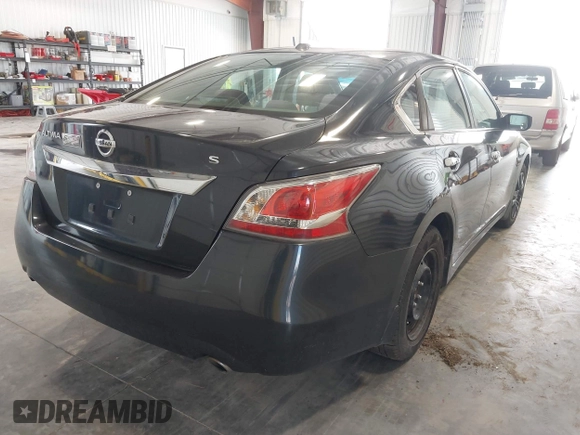 2015 Nissan Altima 2.5 z VIN 1N4AL3APXFN371273, wystawiony jako IAAI lot #42466812 z przebiegiem 150 180 mil mil oraz . Historia ofert i sprzedaży dostępna na DreamBid. Obrazek 4.