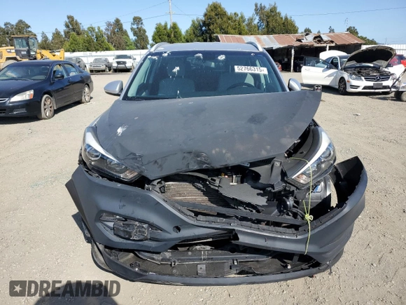 2017 Hyundai Tucson Sport z VIN KM8J33A26HU469865, wystawiony jako Copart lot #52766315 z przebiegiem 82 893 mil mil oraz Szkoda całkowita • Salvage title. Historia ofert i sprzedaży dostępna na DreamBid. Obrazek 5.