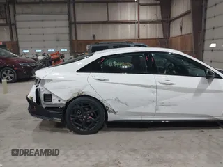 2025 Hyundai Elantra N Line z VIN KMHLR4DF6SU867998, wystawiony jako IAAI lot #41814806 z przebiegiem 4 892 mil mil oraz . Historia ofert i sprzedaży dostępna na DreamBid. Obrazek 6.