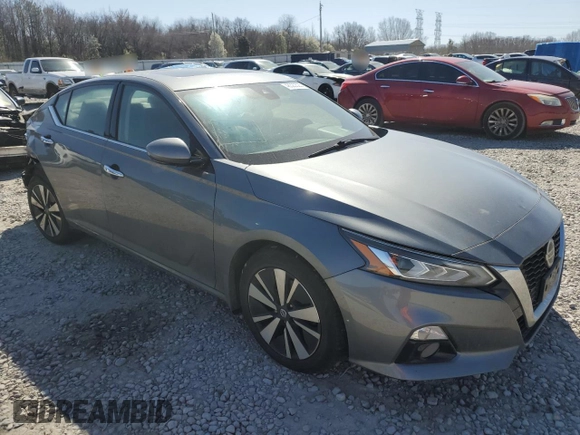2019 Nissan Altima SL with VIN 1N4BL4EW7KC184302, listed as a Copart auction lot 48320525 with 110,981 mi miles and Salvage Title. Bid and sale history available at carsss.com. Image 4.