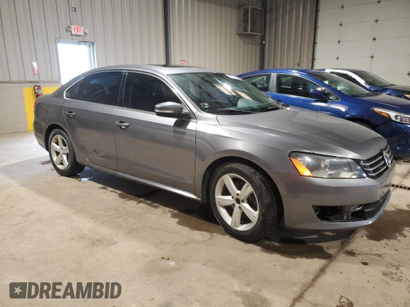 2012 Volkswagen Passat SE z VIN 1VWBP7A39CC080551, wystawiony jako Copart lot #57606895 z przebiegiem 154 965 mil mil oraz Czysty tytuł • Clean title. Historia ofert i sprzedaży dostępna na DreamBid. Obrazek 4.