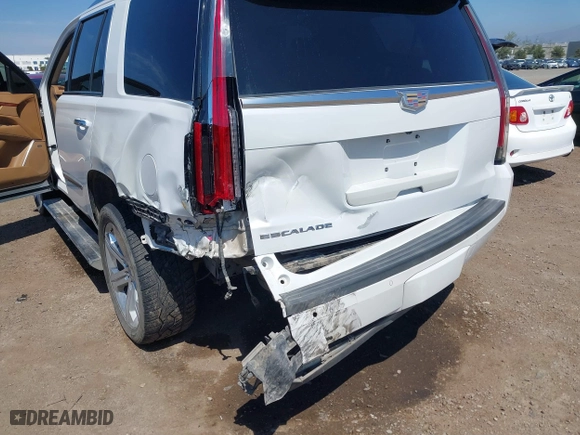 2016 Cadillac Escalade Platinum with VIN 1GYS4DKJ3GR422421, listed as a IAAI auction lot 41872635 with 62,526 mi miles. Bid and sale history available at carsss.com. Image 6.