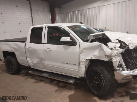 2018 Chevrolet Silverado 1500 LT with VIN 2GCVKREC6J1109169, listed as a IAAI auction lot 41729537 with 76,380 mi miles. Bid and sale history available at carsss.com. Image 17.