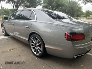 2018 Bentley Flying Spur z VIN SCBEH9ZA1JC066655, wystawiony jako IAAI lot #42395667 z przebiegiem 31 880 mil mil oraz . Historia ofert i sprzedaży dostępna na DreamBid. Obrazek 3.