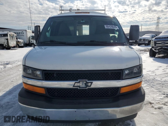 2017 Chevrolet Express Commercial z VIN 1GB0GRFG9H1113928, wystawiony jako Copart lot #88428045 z przebiegiem 131 694 mil mil oraz Nie do naprawy • Non repairable. Historia ofert i sprzedaży dostępna na DreamBid. Obrazek 5.