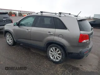 2011 Kia Sorento EX with VIN 5XYKU4A27BG028783, listed as a IAAI auction lot 41795310 with 256,109 mi miles. Bid and sale history available at carsss.com. Image 3.