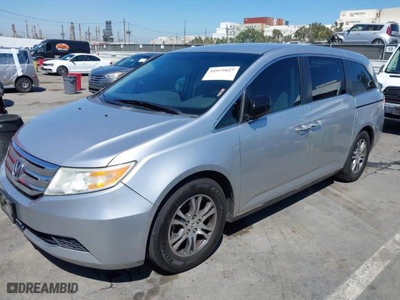 2012 Honda Odyssey EX with VIN 5FNRL5H48CB023003, listed as a IAAI auction lot 41975027 with 221,313 mi miles. Bid and sale history available at carsss.com. Image 17.