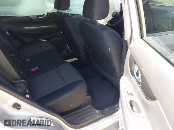 2019 Nissan Rogue SV with VIN KNMAT2MT3KP525172, listed as a IAAI auction lot 41765109 with 110,411 mi miles. Bid and sale history available at carsss.com. Image 8.