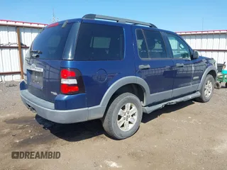 2006 Ford Explorer XLT with VIN 1FMEU73E66UB48094, listed as a IAAI auction lot 42104914 with 257,998 mi miles. Bid and sale history available at carsss.com. Image 4.
