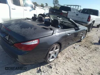2013 Mercedes-Benz SL 550 z VIN WDDJK7DA6DF021115, wystawiony jako IAAI lot #36010432 z przebiegiem 61 898 mil mil oraz . Historia ofert i sprzedaży dostępna na DreamBid. Obrazek 4.