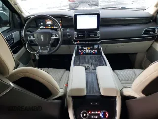 2020 Lincoln Navigator Black Label z VIN 5LMJJ3TTXLEL07264, wystawiony jako Copart lot #85087844 z przebiegiem 55 109 mil mil oraz Szkoda całkowita • Salvage title. Historia ofert i sprzedaży dostępna na DreamBid. Obrazek 8.