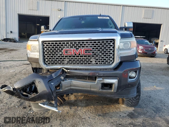 2015 GMC Sierra 2500HD Denali z VIN 1GT120E82FF136326, wystawiony jako Copart lot #55306345 z przebiegiem 181 532 mil mil oraz Szkoda całkowita • Salvage title. Historia ofert i sprzedaży dostępna na DreamBid. Obrazek 5.