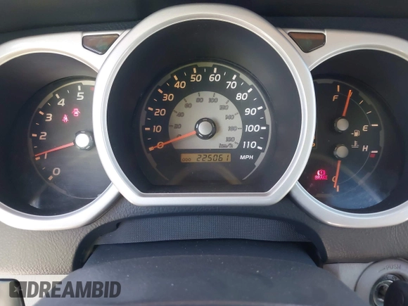 2004 Toyota 4Runner SR5 with VIN JTEBU14R040047039, listed as a IAAI auction lot 41998226 with 225,061 mi miles and . Bid and sale history available at DreamBid. Image 7.