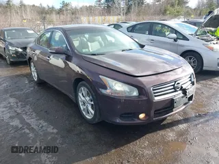2014 Nissan Maxima SV z VIN 1N4AA5AP6EC470474, wystawiony jako IAAI lot #41385733 z przebiegiem 108 827 mil mil oraz . Historia ofert i sprzedaży dostępna na DreamBid. Obrazek 1.