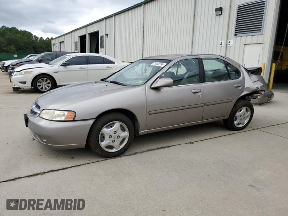 2000 Nissan Altima XE with VIN 1N4DL01D4YC226388, listed as a Copart auction lot 71085554 with 137,279 mi miles and Salvage Title. Bid and sale history available at carsss.com. Image 1.