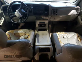 2000 GMC Yukon SLT with VIN 1GKEC13T9YJ159294, listed as a Copart auction lot 82626544 with 0 mi miles and Salvage Title. Bid and sale history available at carsss.com. Image 8.