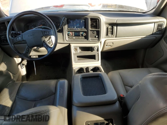 2004 GMC Yukon XL SLT with VIN 1GKEC16T24J120519, listed as a Copart auction lot 84963154 with 185,599 mi miles and Salvage Title. Bid and sale history available at carsss.com. Image 8.