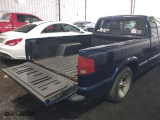 2003 Chevrolet S-10 with VIN 1GCCS19X238169679, listed as a IAAI auction lot 41842156 with 83,940 mi miles. Bid and sale history available at carsss.com. Image 8.