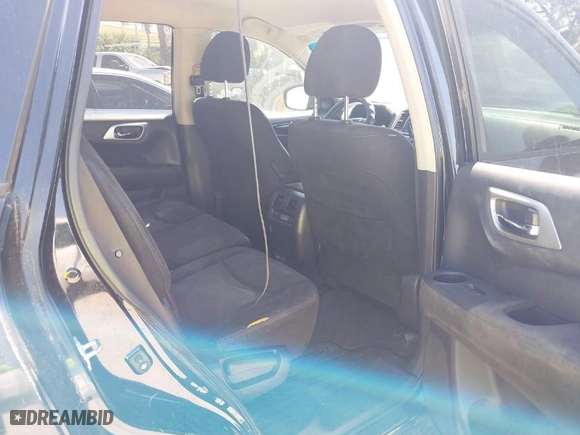 2014 Nissan Pathfinder SV with VIN 5N1AR2MN0EC725921, listed as a IAAI auction lot 41710076 with 468,527 mi miles. Bid and sale history available at carsss.com. Image 8.
