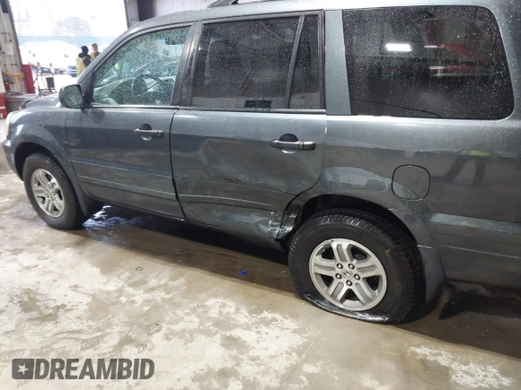 2005 Honda Pilot EX-L z VIN 2HKYF18715H564632, wystawiony jako IAAI lot #41685668 z przebiegiem 253 495 mil mil oraz . Historia ofert i sprzedaży dostępna na DreamBid. Obrazek 6.