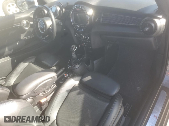 2017 MINI Convertible Cooper S z VIN WMWWG9C34H3C81536, wystawiony jako Copart lot #81806704 z przebiegiem 60 800 mil mil oraz Czysty tytuł • Clean title. Historia ofert i sprzedaży dostępna na DreamBid. Obrazek 8.