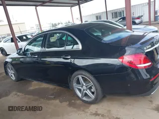 2017 Mercedes-Benz E 300 Luxury z VIN WDDZF4JBXHA036044, wystawiony jako IAAI lot #42053988 z przebiegiem 105 067 mil mil oraz . Historia ofert i sprzedaży dostępna na DreamBid. Obrazek 14.