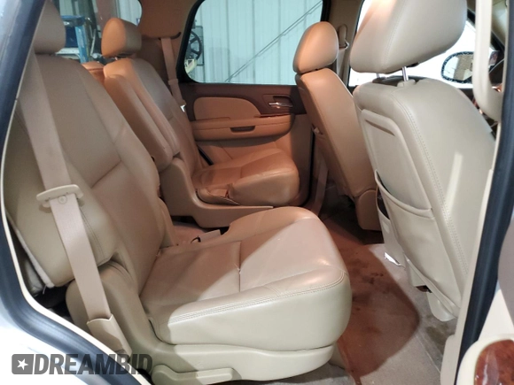 2010 GMC Yukon SLT with VIN 1GKUCCE07AR284702, listed as a Copart auction lot 71031564 with 113,708 mi miles and Salvage Title. Bid and sale history available at carsss.com. Image 12.